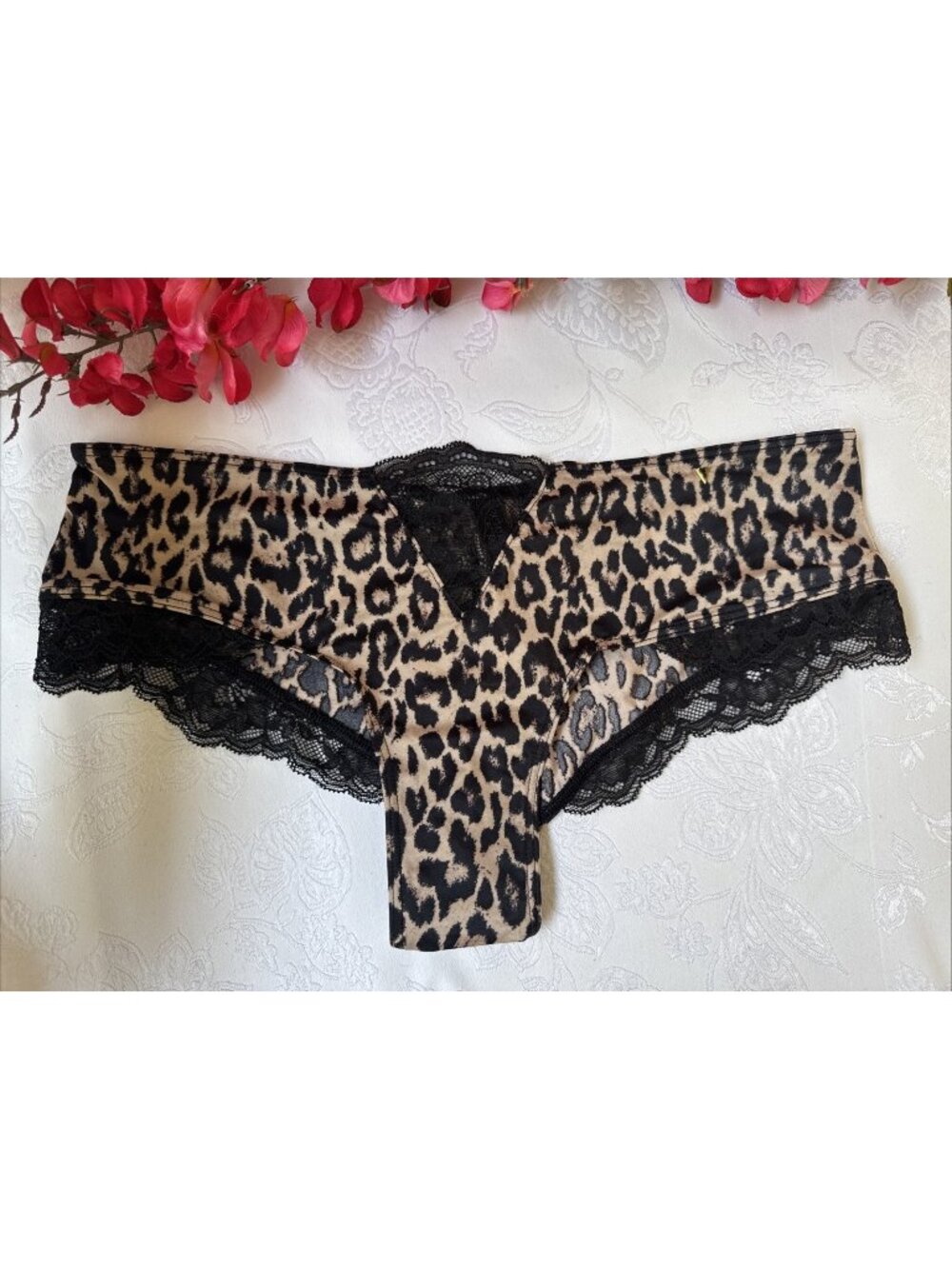 VICTORIA'S SECRET M VERY SEXY ANIMAL PRINT SILKY LACE TRIM CHEEKY PANTIES NWT